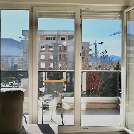 Apartment Lola *